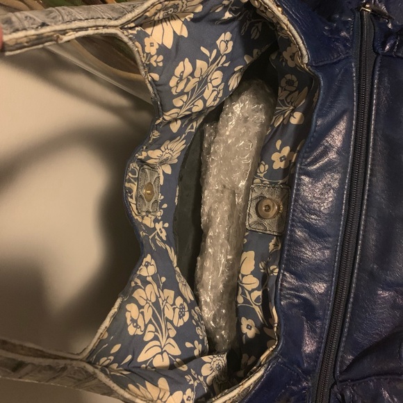 Crocodile Patent Leather - Picture 9 of 11